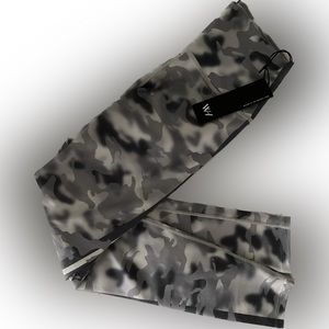 Wear It To Heart Grey Smoke Leggings Size M